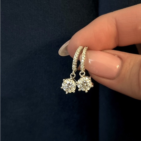 1 ct each earrings with moissanite - Picture 1 of 2